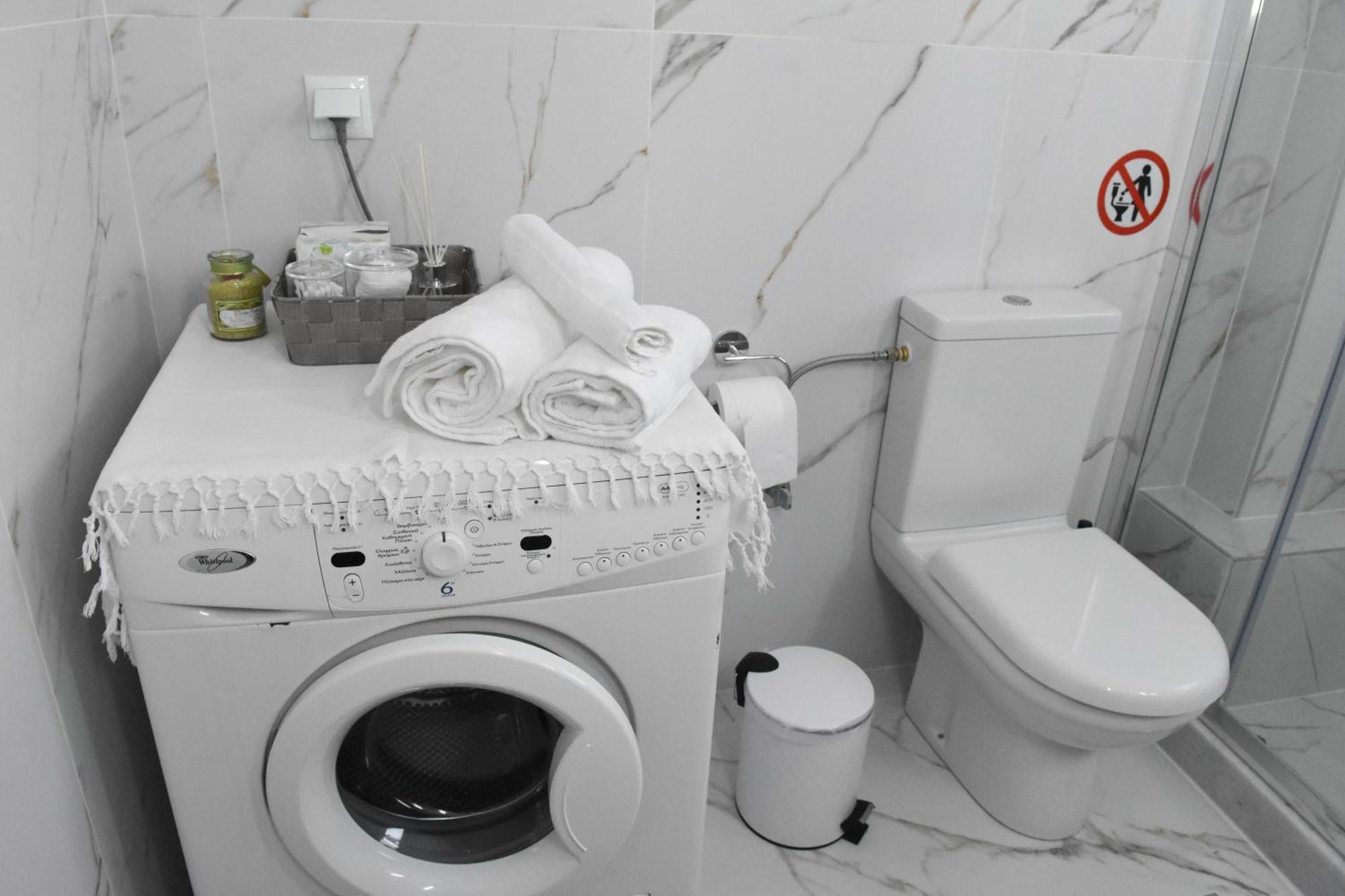 Ellis House Apartman Agrínio Kültér fotó